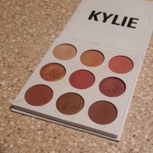 Kylie Cosmetics Burgundy Palette